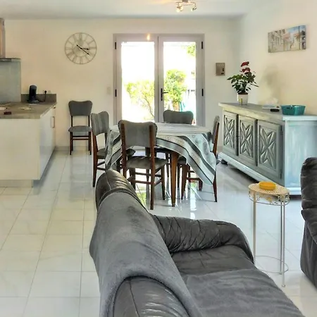Charmante Maison Avec Jardin A Arcachon, Parfaite Pour 6 Personnes *